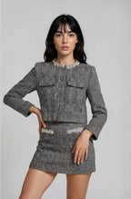Conjunto Tweed con Detalle Joyas