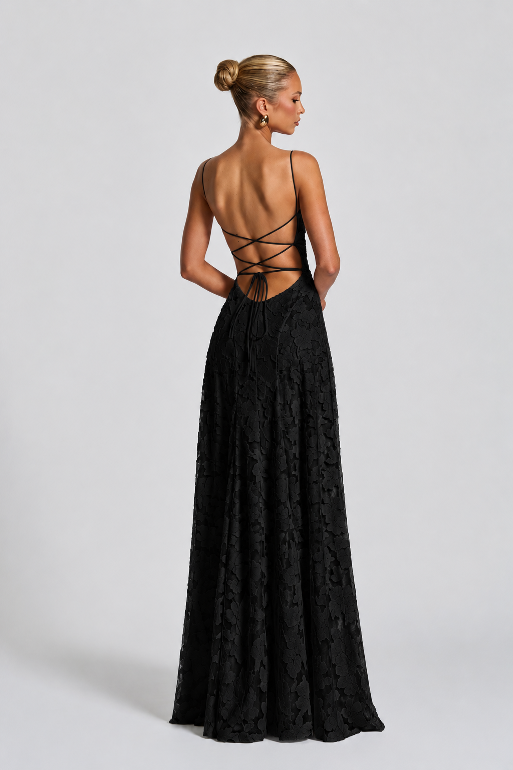 AITANA FRANCIS | Vestido Maxi Encaje con Espalda Cruzada