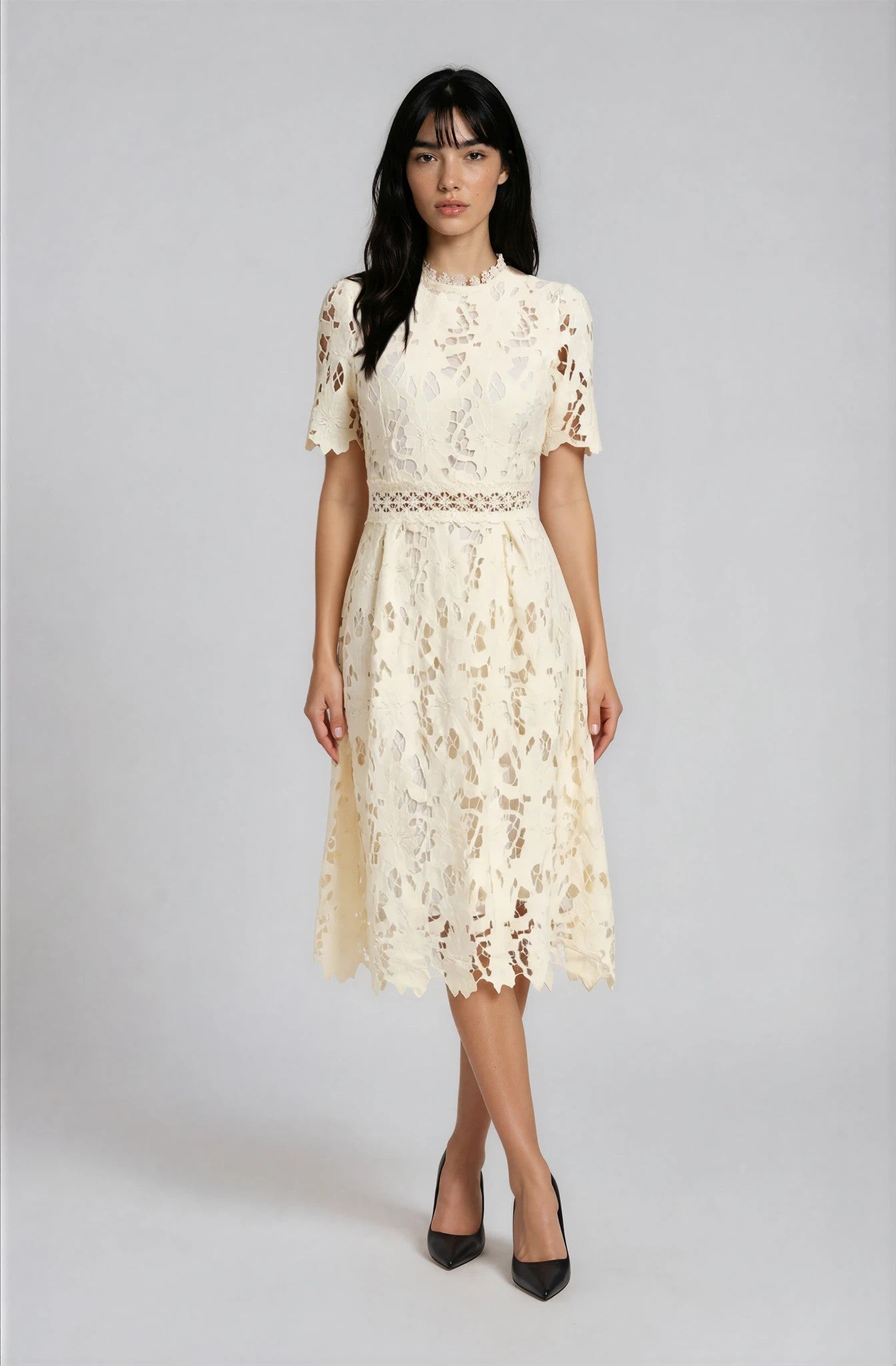Vestido Midi de Encaje Troquelado